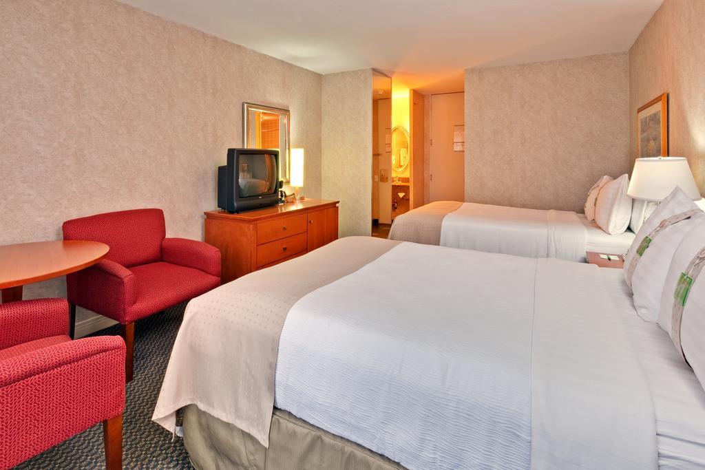 Holiday Inn Montreal Midtown الغرفة الصورة