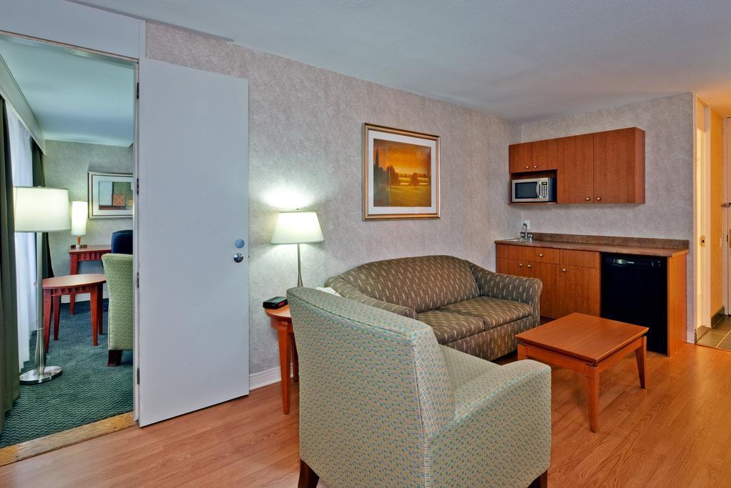Holiday Inn Montreal Midtown الغرفة الصورة
